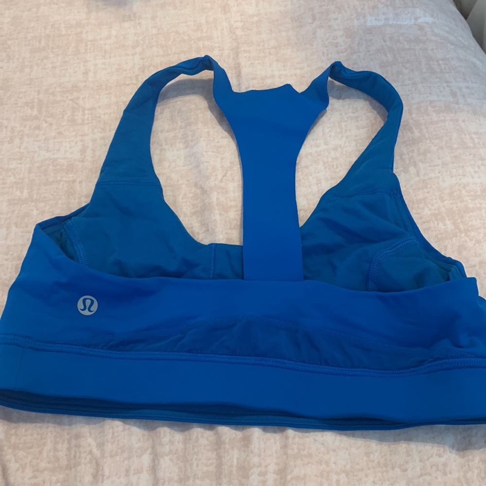 Lululemon sports bra fun blue color great for working out